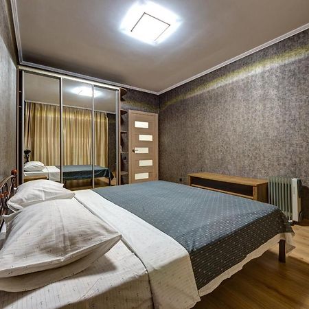 Apartments Near Ukraina Shopping Mall キエフ エクステリア 写真